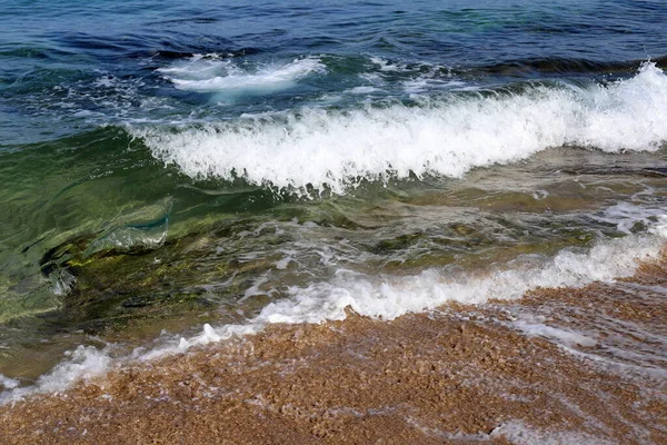 Piaszczysta Plaża Wybrzeżu Morza Śródziemnego Północnym Izraelu Gorące Lato Izraelu — Zdjęcie stockowe