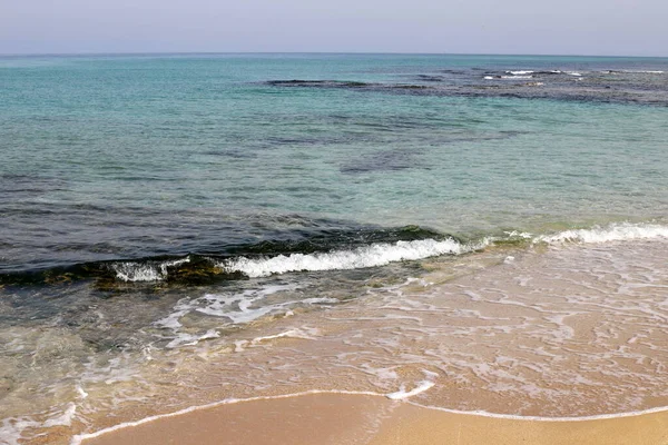 Піщаний Пляж Березі Середземного Моря Півночі Ізраїлю Гаряче Літо Ізраїлі — стокове фото