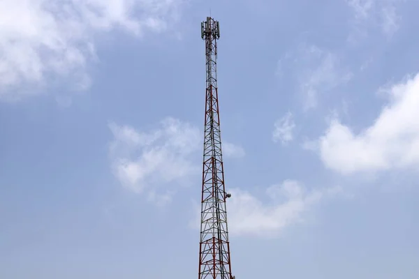 Antena Alta Comunicações Rádio Televisão Contra Céu Nublado Norte Israel — Fotografia de Stock