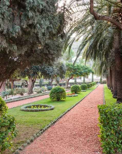 Gasse in bahai garden in haifa — Stockfoto