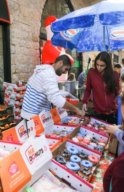 Müşteriler Noel davranır Noel Ma tatlı satıcı satar