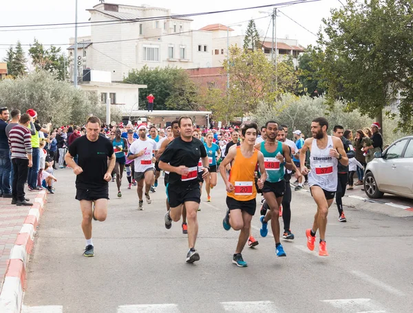 Start of the annual Christmas race for adults — Stock Photo, Image
