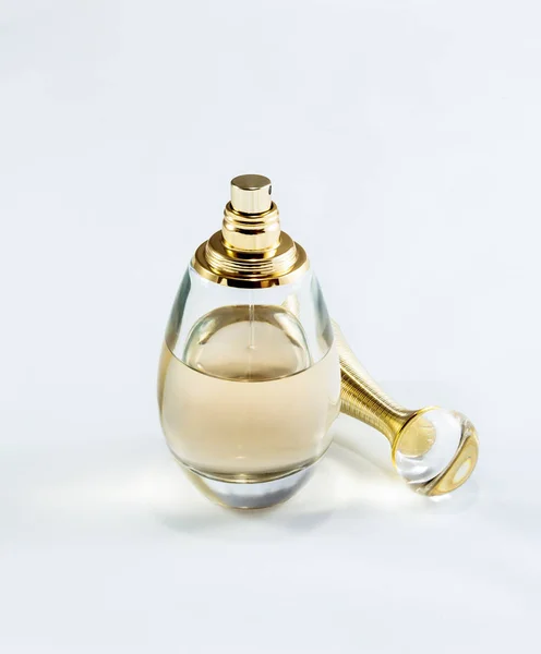 Sticlă decorativă cu parfum, din sticlă și finisată cu — Fotografie, imagine de stoc