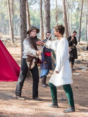 Yeniden inşası, boynuzları Hıttin Savaşı 1187 yılında katılan kılıç Tiberias, İsrail yakınındaki kampanya önce kampta eskrim pratik vardır