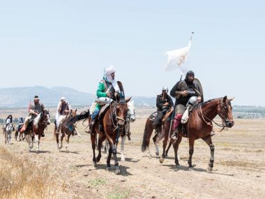 Katılımcılar Hıttin boynuzları, savaşta yeniden inşası 