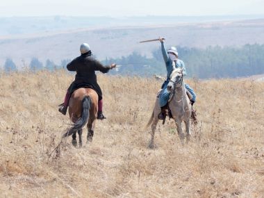 Katılımcılar Hıttin boynuzları, savaşta yeniden inşası 