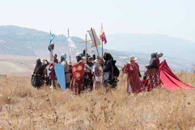 Katılımcılar Hıttin boynuzları, savaşta yeniden inşası 