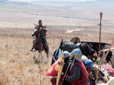 Katılımcılar Hıttin boynuzları, savaşta yeniden inşası 