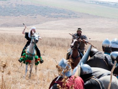 Katılımcılar Hıttin boynuzları, savaşta yeniden inşası 