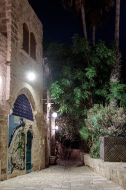 Queet street - Yafa, İsrail eski şehirde gece Mazal Tal'e. 