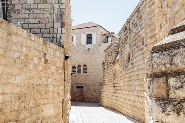 Stille straatjes in de oude stad van Jeruzalem, Israël. Hativat Etsyoni straat. — Stockfoto