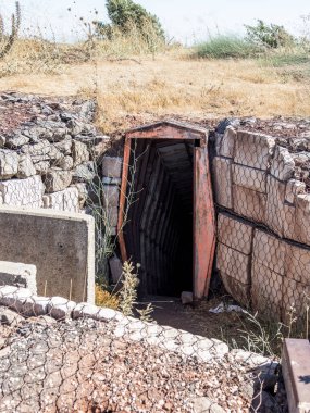 Yom Kippur Savaşı zaman siperlerinden Golan Tepeleri, İsrail Suriye ile sınır yakınlarında üzerinde terk edilmiş