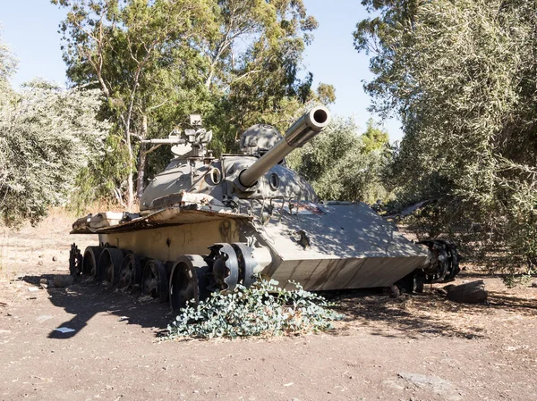 Tanque sirio maltratado de fabricación soviética es después del Juicio Final — Foto de Stock