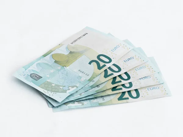 Zásobník bankovek za 20 Euro izolovaných na bílém pozadí — Stock fotografie