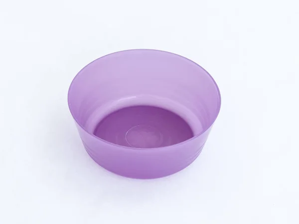 Violet plastic round medium size bowl for loose products isolate — Stock Photo, Image