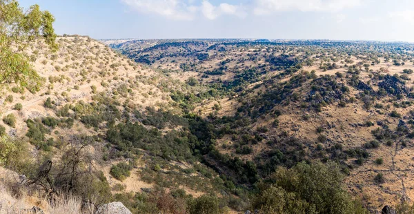 A kilátás a természet a Golán-fennsík közelében a hatszög medence Izraelben. — Stock Fotó