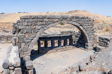 Antik kentin kalıntıları Korazim (Horazin, Khirbet Karazeh), yok bir depremin 4 yüzyılda İsrail Golan Tepeleri üzerinde