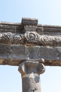 Antik kentin kalıntıları Korazim (Horazin, Khirbet Karazeh), yok bir depremin 4 yüzyılda İsrail Golan Tepeleri üzerinde