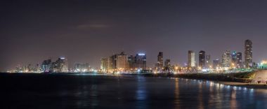 Tel Aviv, şehir ve gece koyunda manzarayı. Görünümden mesire eski şehir Yafa, İsrail