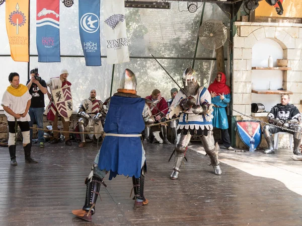 Das Duell der Ritter - Teilnehmer des Festivals "Ritter von jerusalem" in jerusalem, israel. — Stockfoto