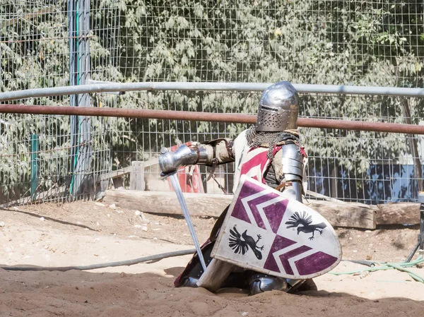 Cavaleiros descansam entre lutas no festival "Cavaleiros de Jerusalém" em Jerusalém, Israel . — Fotografia de Stock