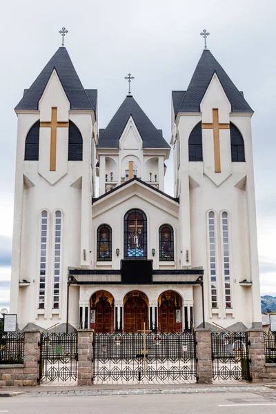 Église orthodoxe des Saints-Empereurs Constantin et Helena sur la rue Alexandru Odobescu dans la ville de Brasov en Roumanie — Photo