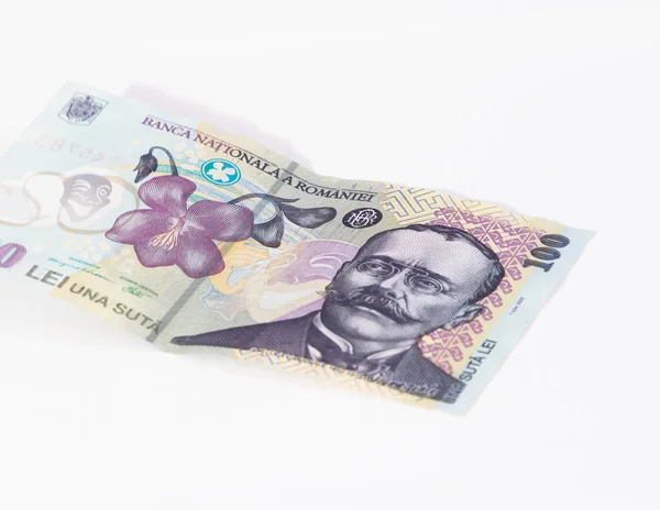 Una banconota del valore di 100 lei rumena isolata su fondo bianco — Foto Stock