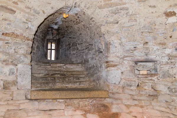 Krypta mit Begräbnis unter der Kirche des Deals (St. Nikolas) in der Burg in der Altstadt. sighisoara stadt in rumänien — Stockfoto