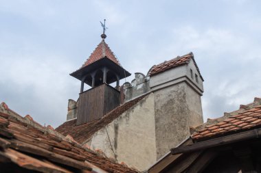 Bran Şatosu - dramatik parçası, 14 kale, eski kraliyet ikamet yeriydi ve Kont Drakula ilham kepek City Romanya iddia edilen efsanesi