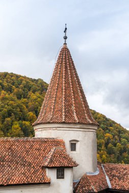 Bran Şatosu - dramatik parçası, 14 kale, eski kraliyet ikamet yeriydi ve Kont Drakula ilham kepek City Romanya iddia edilen efsanesi