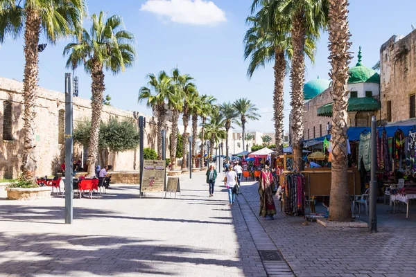 Calle El Jazzar en la fortaleza en la ciudad vieja de Acre en Israel — Foto de Stock