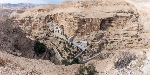 Il monastero di San Giorgio Hosevit (Mar Jaris) a Wadi Kelt vicino Mitzpe Yeriho in Israele — Foto Stock