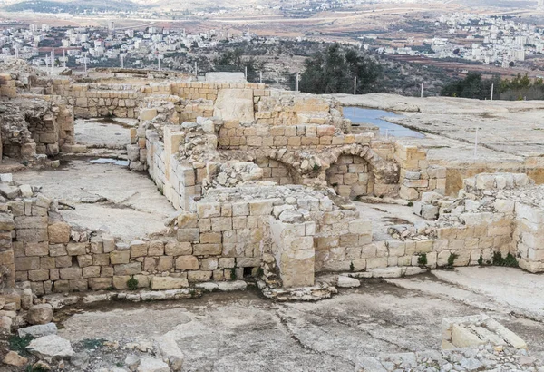 Ruinas en el territorio de la tumba de Samuel - El Profeta situado en An-Nabi Samwil también al-Nabi Samuil - Aldea palestina en la gobernación de Jerusalén en Israel — Foto de Stock