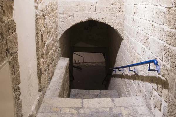 Burcu kanser gece eski şehir Yafo içinde Tel Aviv-Yafa İsrail üzerinde sokak — Stok fotoğraf