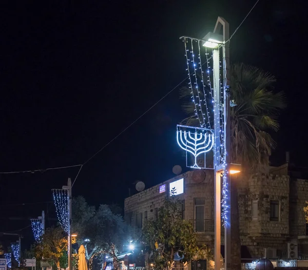 Urządzone przyrządzanym uroczystości Bożego Narodzenia Sderot Ben Gurion street w Hajfie, w Izraelu — Zdjęcie stockowe