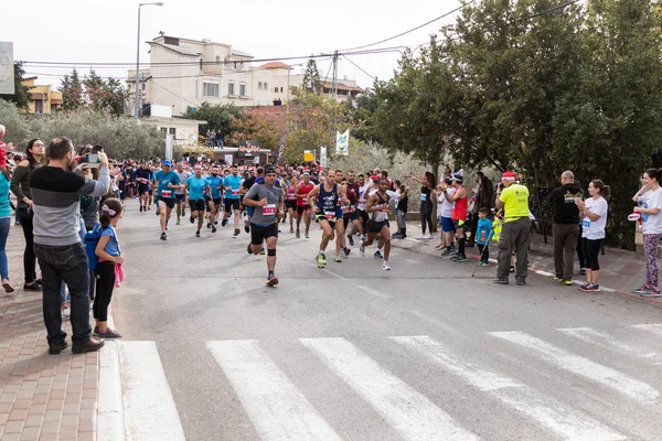 Yarışın başlangıç yıllık 