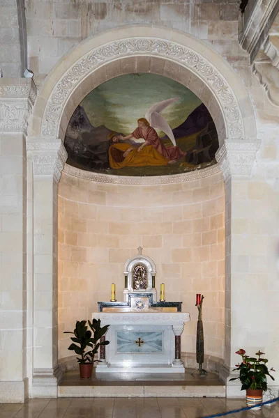 Interior de la Iglesia de San José en la antigua ciudad de Nazaret en Israel — Foto de Stock