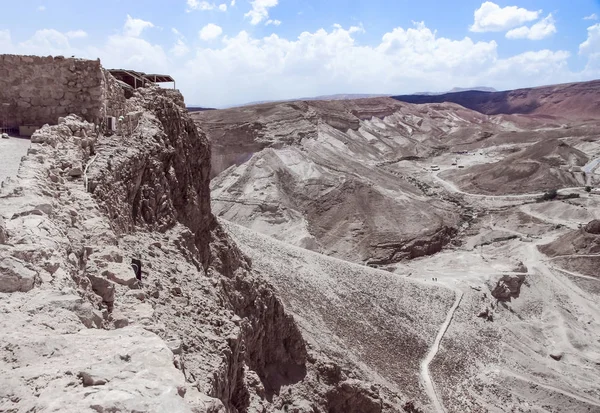 View from the walls of the fortress of Masada to the Judean desert in Israel — Stock Photo, Image