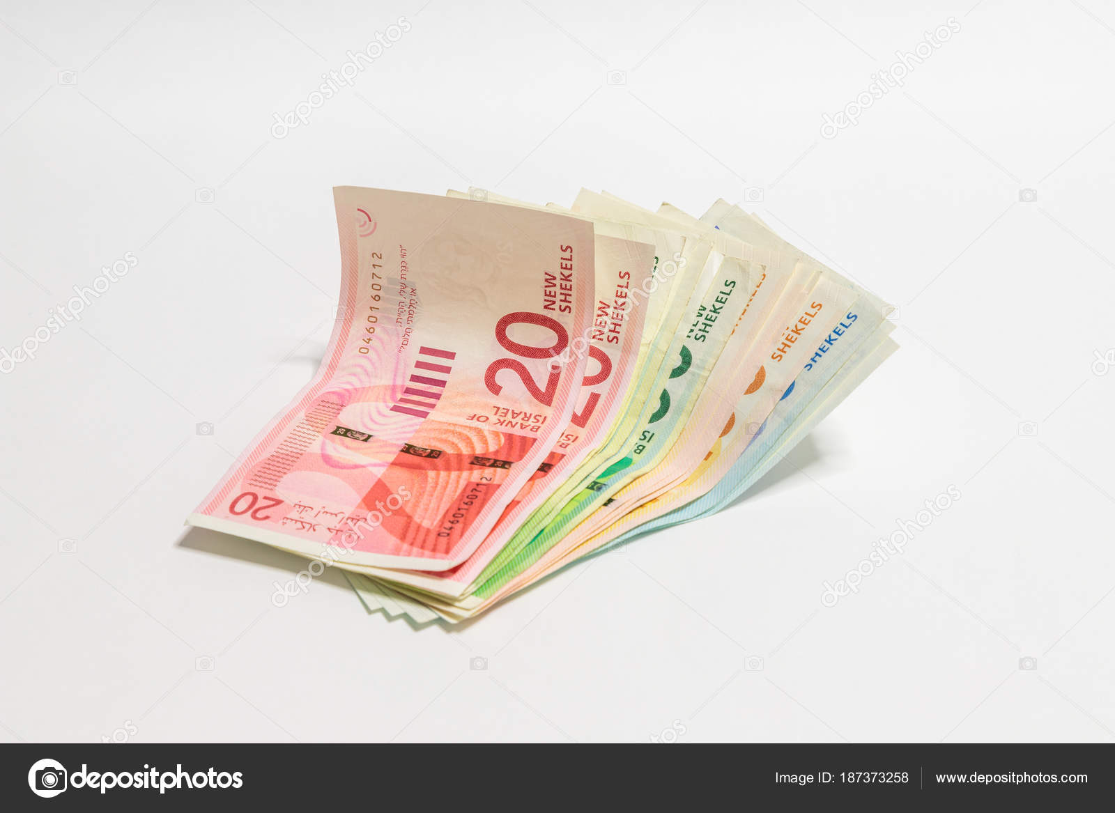 以色列货币栈的新的以色列纸币不同价值的谢克尔(Nis) 孤立的白色背景——图库图片© svarshik1.gmail.com #187373258