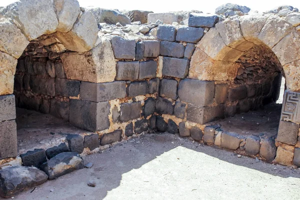 Ruínas da fortaleza do século XII dos Hospitalários - Belvoir - Estrela do Jordão - no Parque Nacional da Estrela do Jordão, perto da cidade de Afula, em Israel — Fotografia de Stock