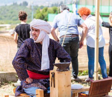 Demirci - Goren park İsrail ziyaret beklentisiyle şövalye festivalin katılımcı oturur
