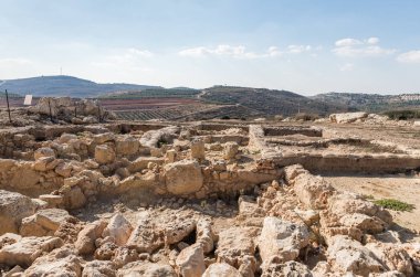 İsrail 'in Benjamin bölgesinde, Samarya bölgesinde, Shiloh' da, antlaşmanın tapınağının bulunduğu yerde arkeolojik kazılar yapıldı.