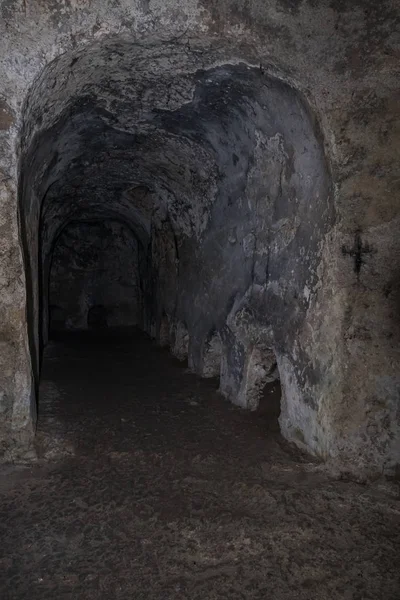 Uno dei passaggi laterali con sepolture nella Tomba dei Profeti sul Monte Eleone - Monte degli Ulivi a Gerusalemme Est in Israele — Foto Stock