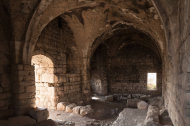 Haçlı Kalesi Şatosu Neuf - Metsudat Hunin 'in kalıntıları İsrail' in kuzeyindeki Yukarı Celile 'deki İsrail Margaliot köyünün girişinde yer almaktadır.