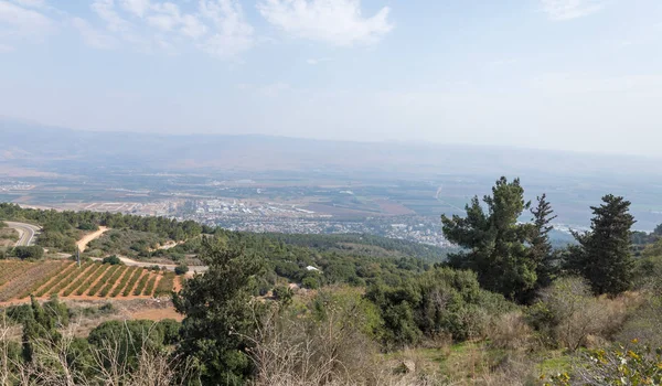 Panoramautsikt från berget nära den israeliska byn Margaliot till dalen i Övre Galiléen i norra Israel — Stockfoto