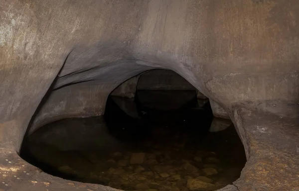 Water-filled underground tunnel of crusader Fortress Chateau Neuf - Metsudat Hunin is located at the entrance to the Israeli Margaliot village in the Upper Galilee in northern Israel — Stock Photo, Image