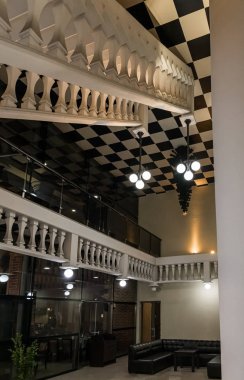 Gürcistan 'da Adjara' nın başkenti olan Batumi 'deki Beyaz Restoran' ın içi.