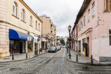 Batum şehrinin yağmurlu bir gününde, Gürcistan 'ın başkenti Adjara' da Konstantin Gamsakhurdia sokakları
