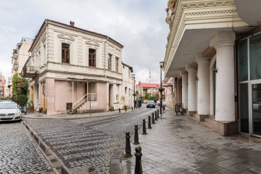 Vakhtang Gorgasali sokakları, Gürcistan 'ın başkenti olan Batumi şehrinin yağmurlu bir gününde