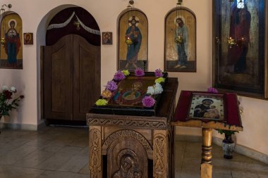 Zugdidi 'deki Vlacherna Kilisesi' nin içi Gürcistan 'daki Megrelian prenslerin yaşadığı Dadiani Sarayı' nda bulunmaktadır.